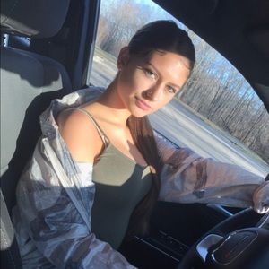 Meet your Posher, Alli